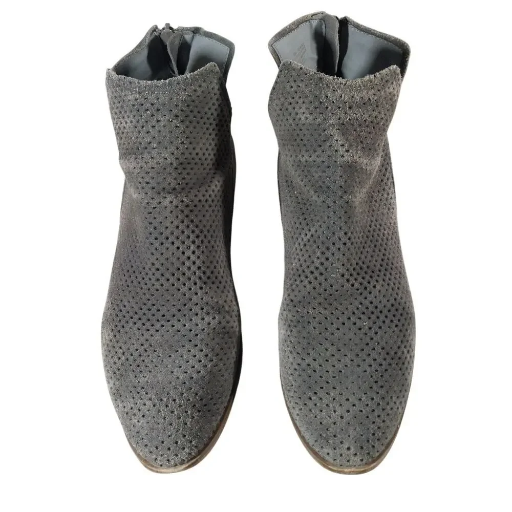 CROWN VINTAGE! DOVE GRAY GENUINE LEATHER PERFORATED DETAIL ANKLE BOOTS! SZ 10M